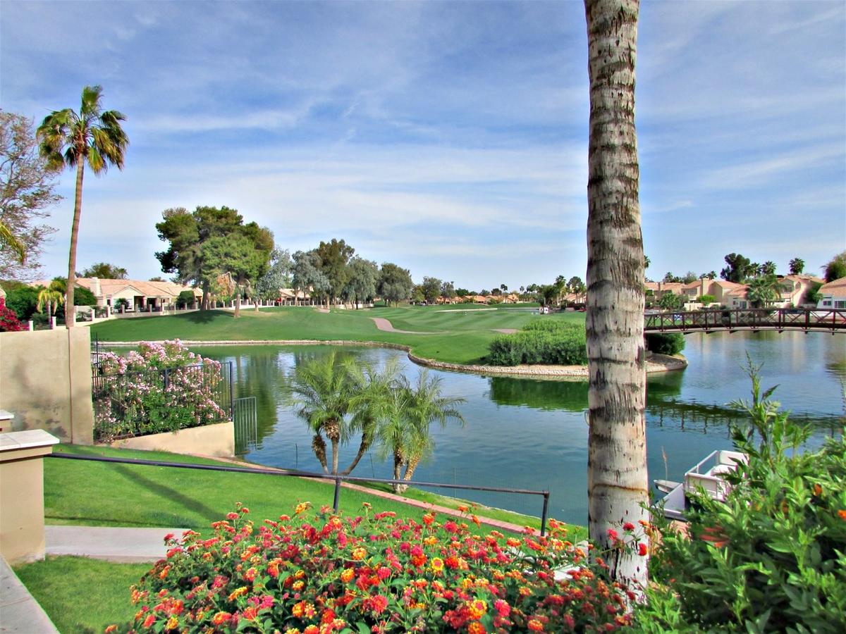 4 BR Ocotillo Home, Billiards, Golf & Lake Views - thumb 1