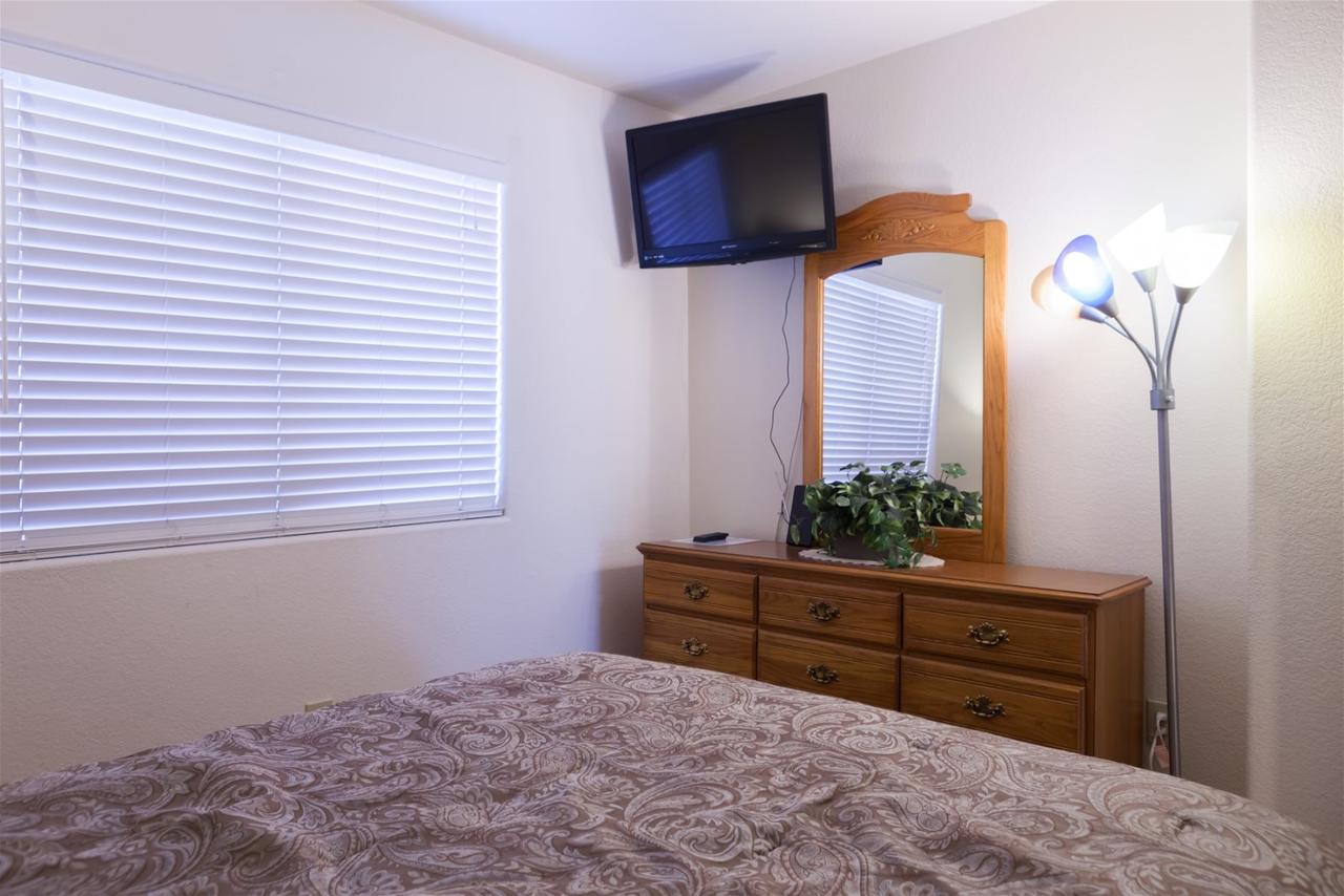 4 BR Ocotillo Home, Billiards, Golf & Lake Views - thumb 20