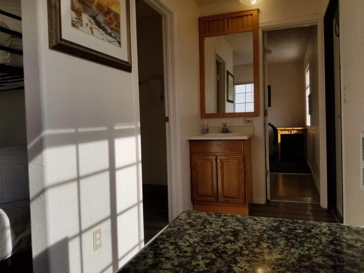 Affordable Retreat Sleeps 8 Near Grand Canyon - thumb 6