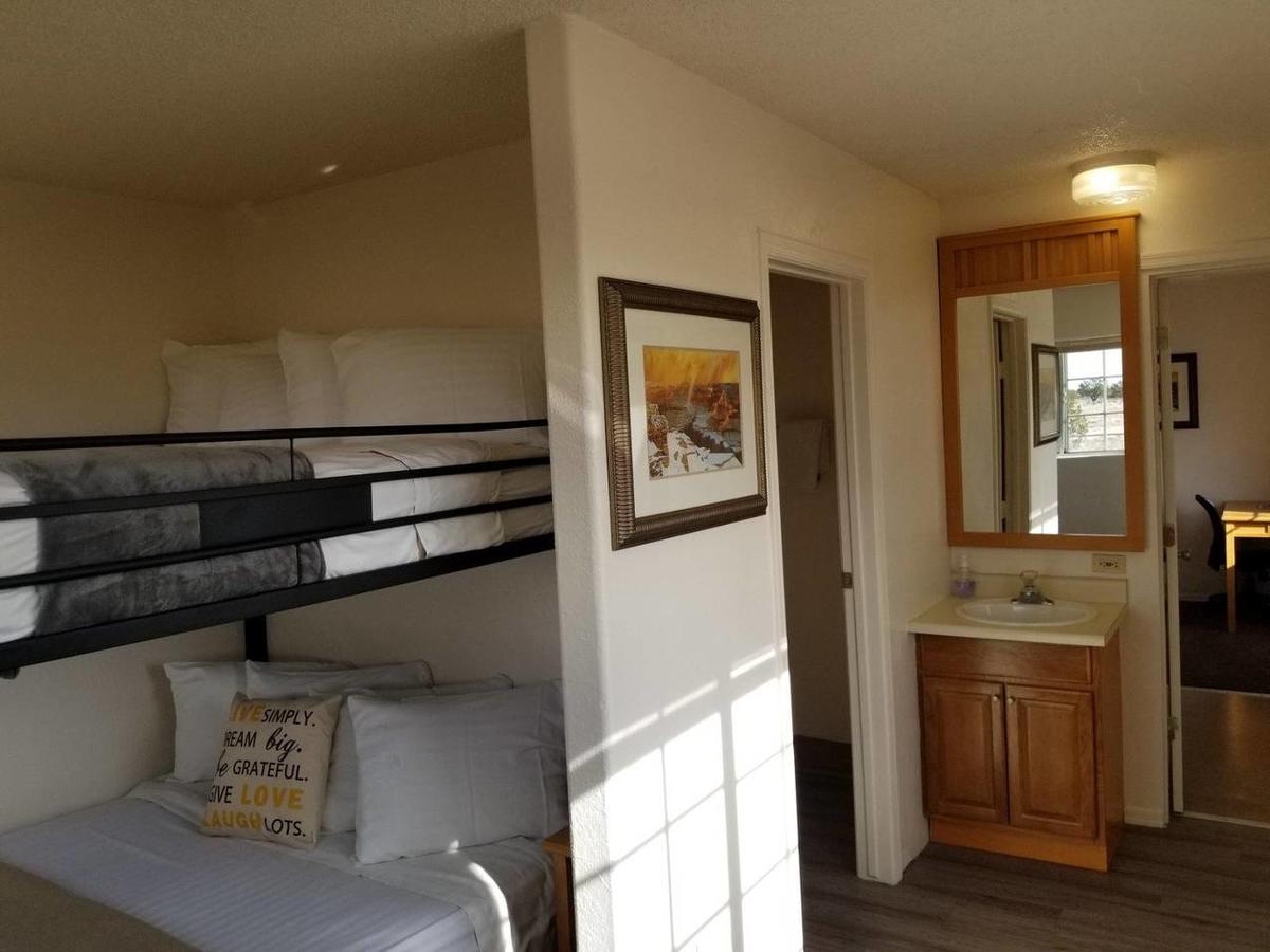 Affordable Retreat Sleeps 8 Near Grand Canyon - thumb 11