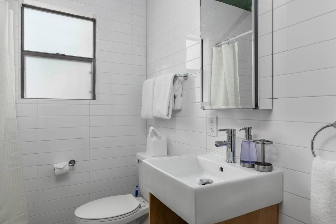Chic 2BR Townhome In Central Phx By WanderJaunt - thumb 13
