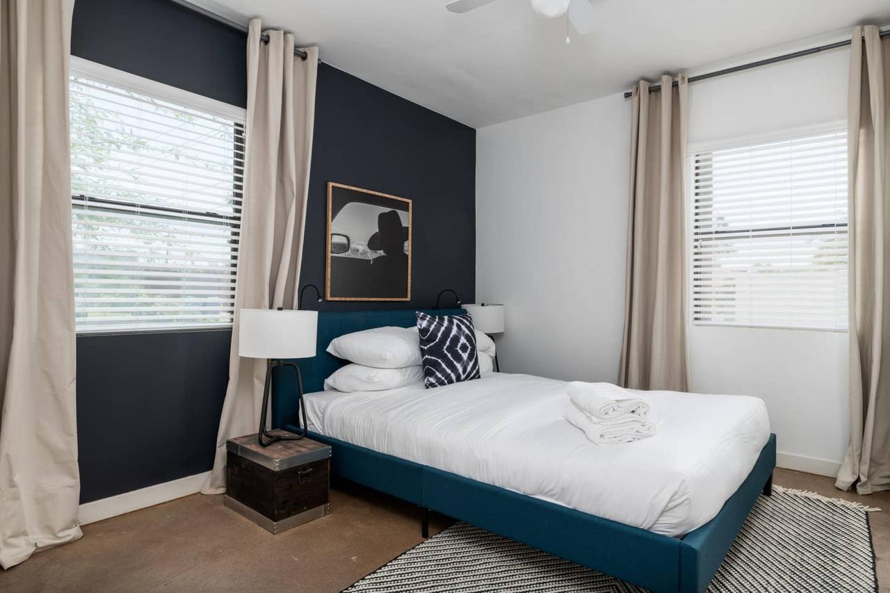 Chic 2BR Townhome In Central Phx By WanderJaunt - thumb 5