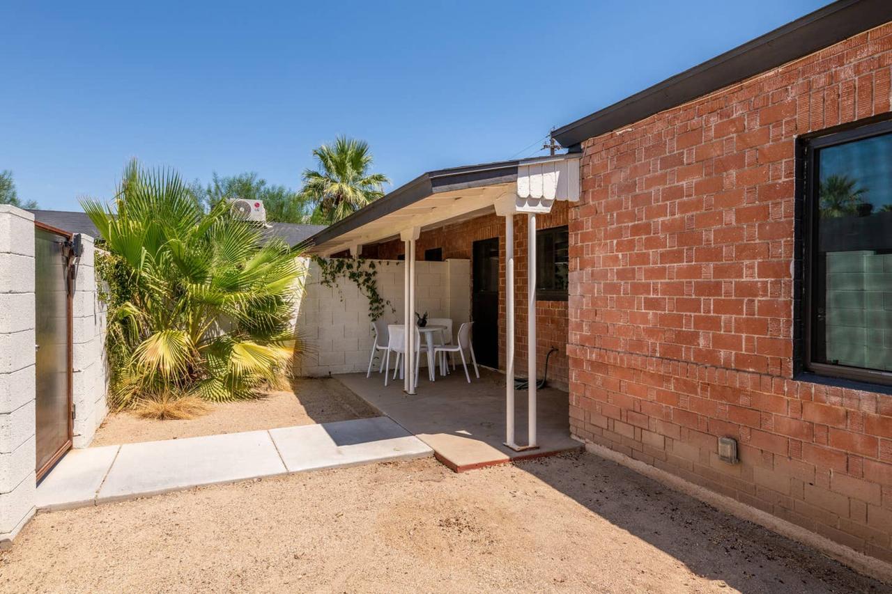 Chic 2BR Townhome In Central Phx By WanderJaunt - thumb 3