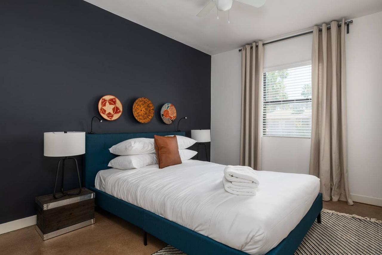 Chic 2BR Townhome In Central Phx By WanderJaunt - thumb 8