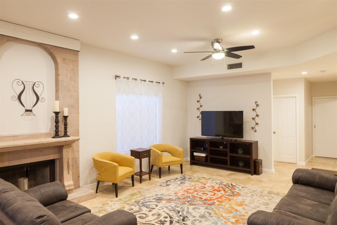 4 BR Ocotillo Luxury Home W/ Pool, Lake Views - thumb 2