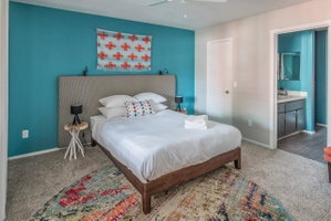 Luxe 2BR Near ASU With Pool #221 By WanderJaunt