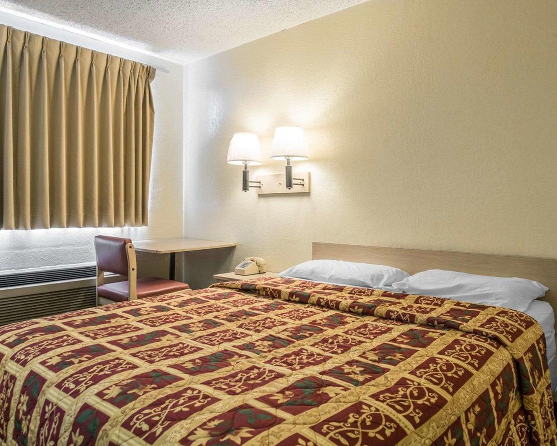 Rodeway Inn Pueblo - thumb 2