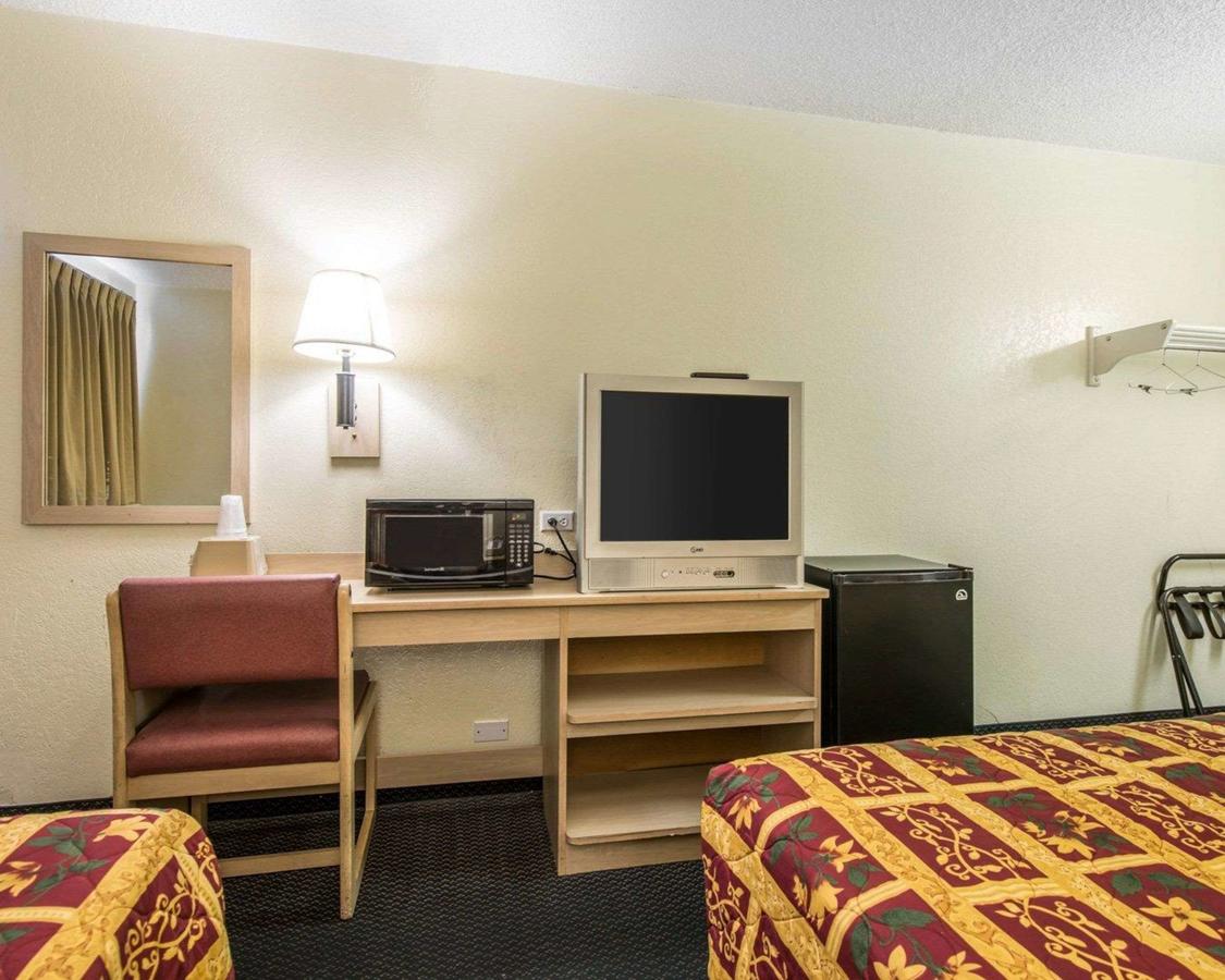 Rodeway Inn Pueblo - thumb 15