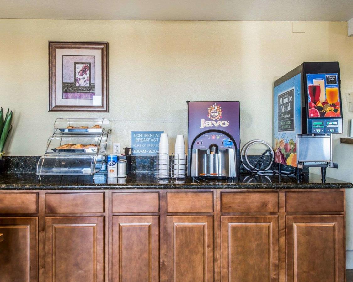 Rodeway Inn Pueblo - thumb 18