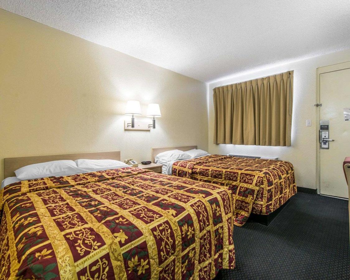 Rodeway Inn Pueblo - thumb 23