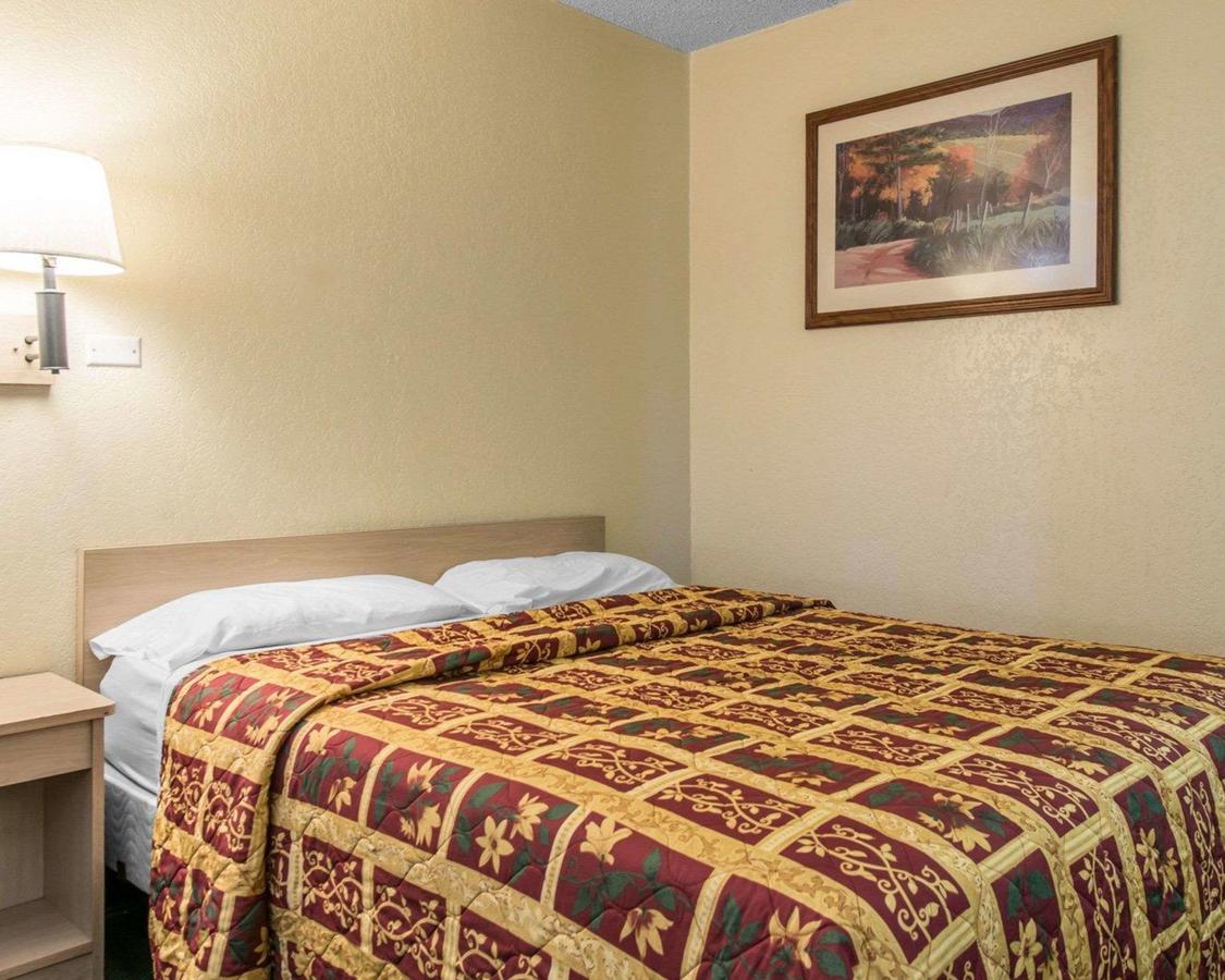 Rodeway Inn Pueblo - thumb 7