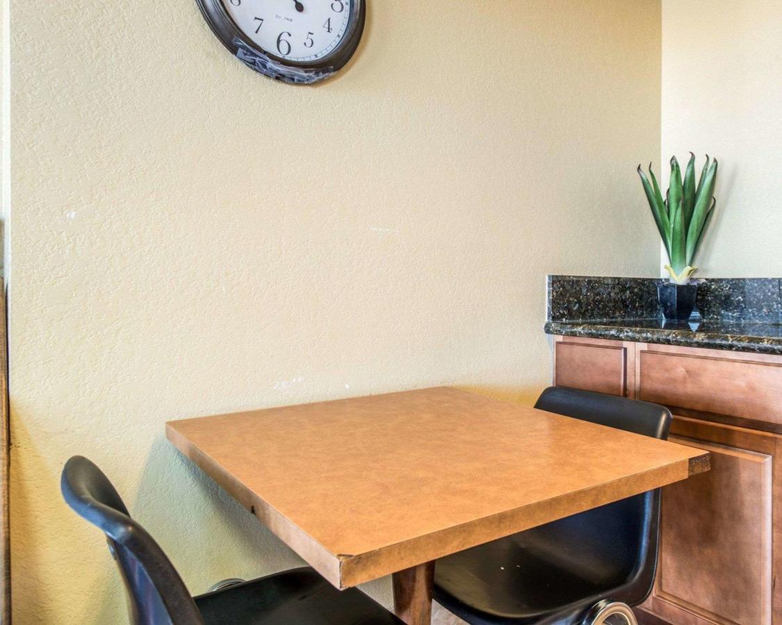 Rodeway Inn Pueblo - thumb 24