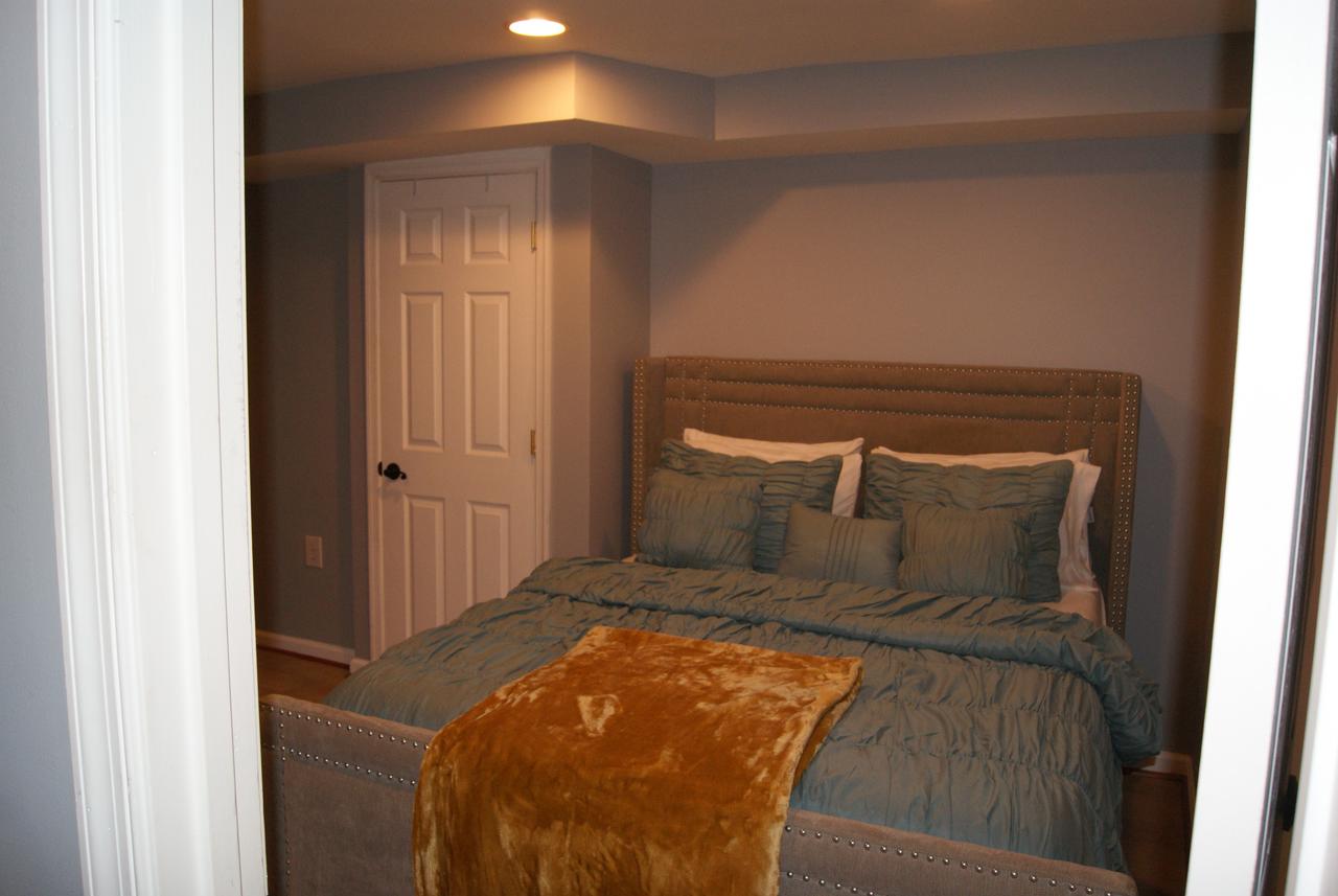 Chic Downtown In-Law Suite - thumb 8