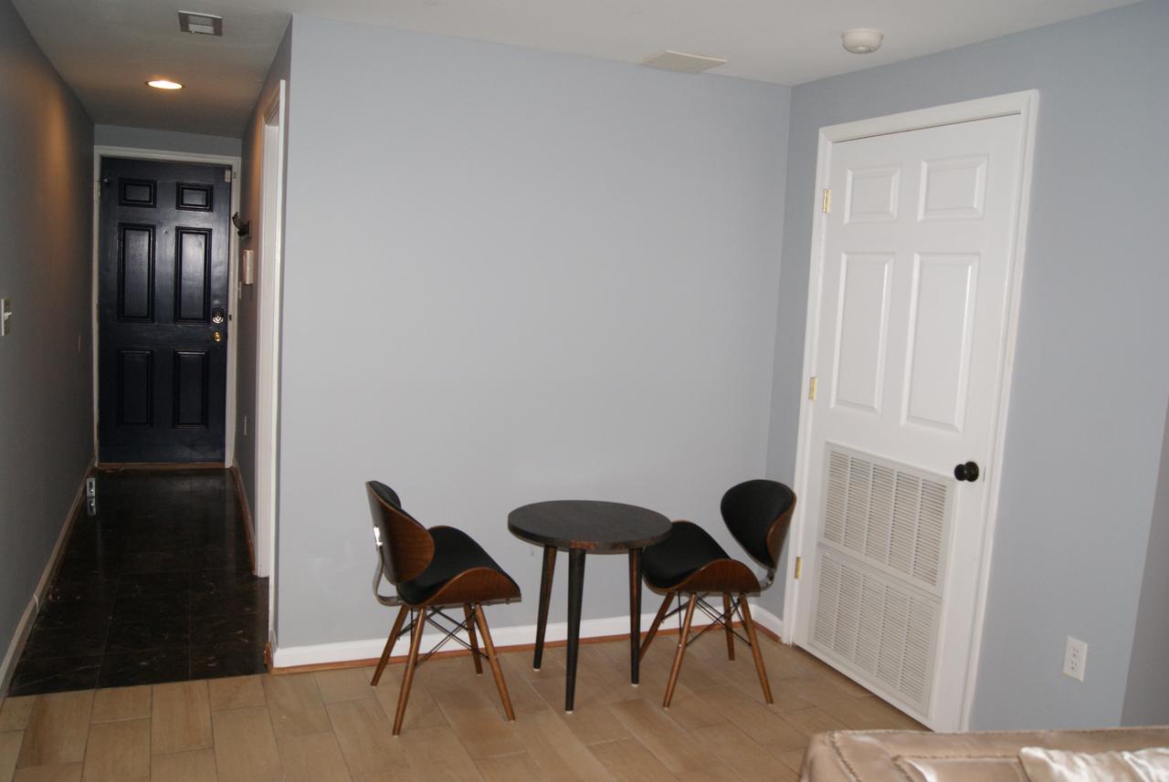 Chic Downtown In-Law Suite - thumb 7