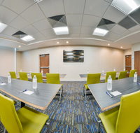 Holiday Inn Express  Suites Chadron - Accommodation Arizona