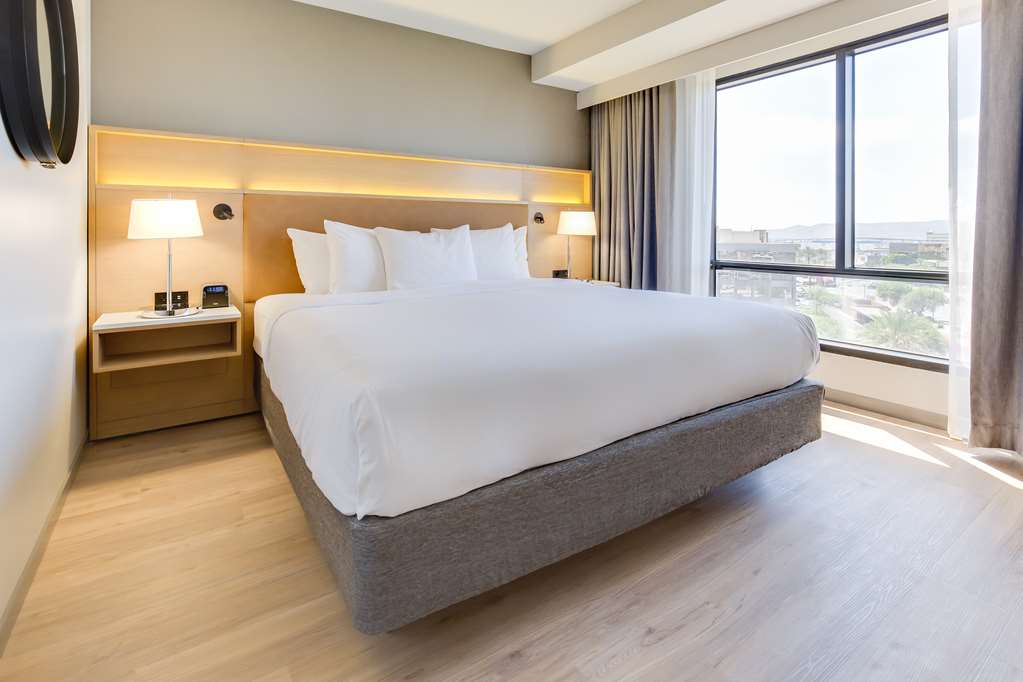 Radisson Hotel Phoenix Airport - thumb 11