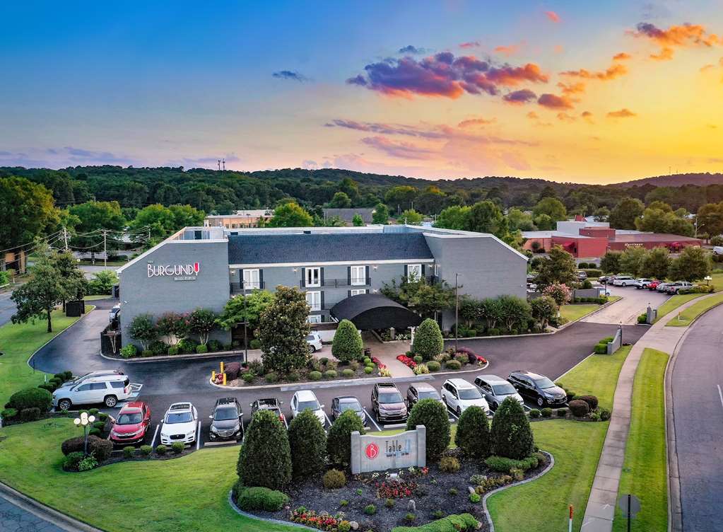 The Burgundy Hotel, Tapestry Collection - thumb 0