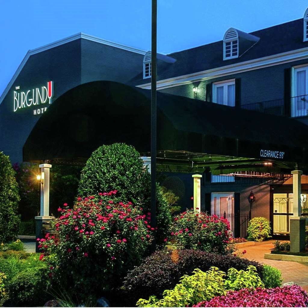 The Burgundy Hotel, Tapestry Collection - thumb 2