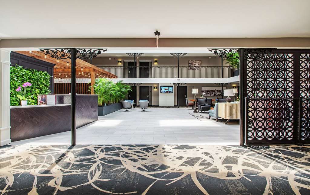 The Burgundy Hotel, Tapestry Collection - thumb 3