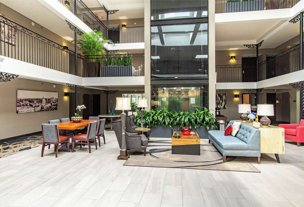 The Burgundy Hotel, Tapestry Collection - thumb 4