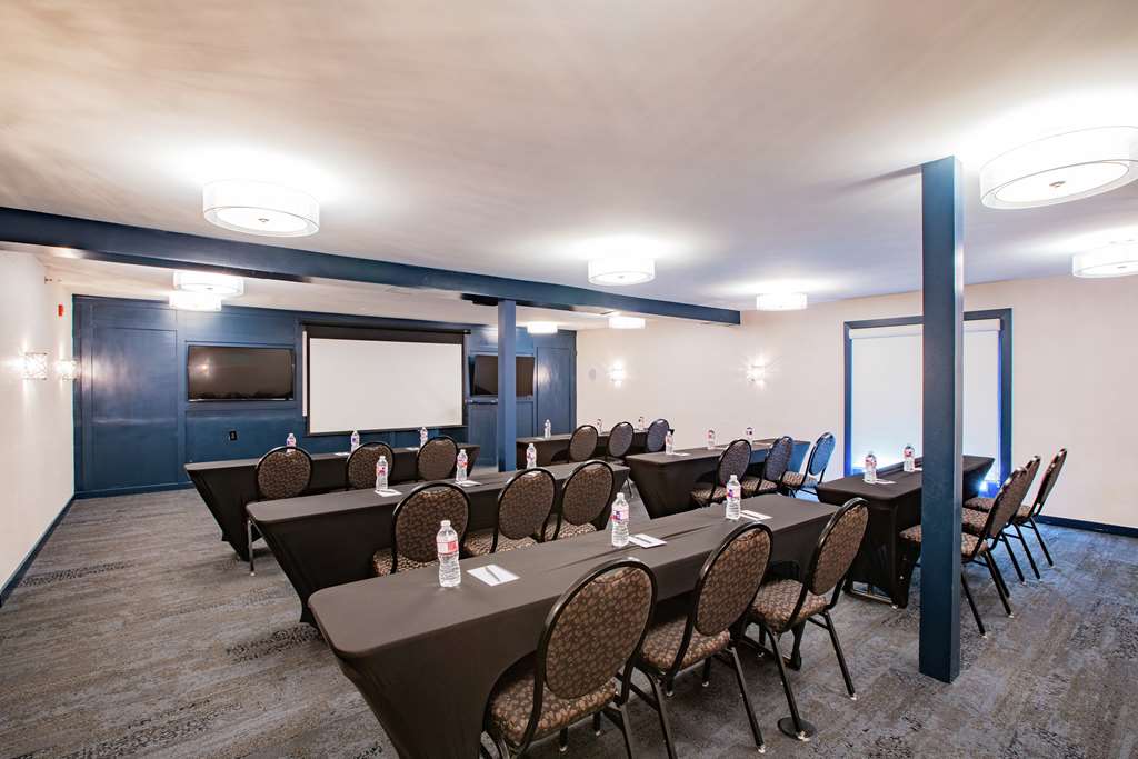 The Burgundy Hotel, Tapestry Collection - thumb 12