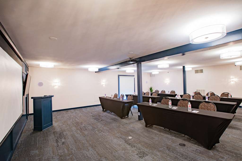 The Burgundy Hotel, Tapestry Collection - thumb 13