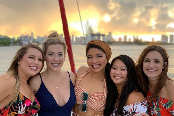 Champagne Sunset Cruise In Ft. Lauderdale - thumb 3