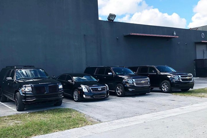 Private Round Trip Cleveland Airport Transport Chauffeur Driven - thumb 1
